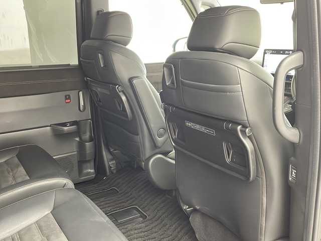 ホンダ ステップワゴン スパーダ eHEV プレミアムライン 兵庫県 2022(令4)年 4.5万km クリスタルブラックパール ・ワンオーナー車/・純正11.4インチナビ（フルセグ・DVD・BT・USB・Aplle Car Play）/・全方位カメラ/・ホンダセンシング/・ステアリングリモコン/・パドルシフト/・パワーバックドア/・両側パワースライドドア/・ハーフレザーシート/・前席シートヒーター/・2列目オットマン/・ホンダセンシング/・衝突軽減ブレーキ（CMBS）/・先行車発進お知らせ機能/・歩行者事故低減ステアリング/・路外逸脱抑制機能/・標識認識機能/・渋滞追従機能付アダプティブクルーズコントロール（ACC）/・車線維持支援システム（LKAS）/・トラフィックジャムアシスト（渋滞運転支援機能）/・ブラインドスポットインフォメーション/・誤発進抑制機能/・後方誤発進抑制機能/・近距離衝突軽減ブレーキ/・急アクセル抑制機能/・パーキングセンサーシステム/・ビルトインETC/・純正前後ドライブレコーダー/・LEDヘッドライト/・フォグランプ/・オートハイビーム/・純正17インチアルミホイール/・純正フロアマット/・スマートキー/・スペアキー/・プッシュスタート/・電動格納ミラー/・W＋サイドエアバック/・カーテンエアバック