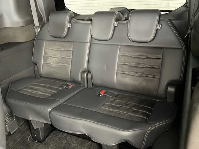 ホンダ ステップワゴン スパーダ eHEV プレミアムライン 兵庫県 2022(令4)年 4.5万km クリスタルブラックパール ・ワンオーナー車/・純正11.4インチナビ（フルセグ・DVD・BT・USB・Aplle Car Play）/・全方位カメラ/・ホンダセンシング/・ステアリングリモコン/・パドルシフト/・パワーバックドア/・両側パワースライドドア/・ハーフレザーシート/・前席シートヒーター/・2列目オットマン/・ホンダセンシング/・衝突軽減ブレーキ（CMBS）/・先行車発進お知らせ機能/・歩行者事故低減ステアリング/・路外逸脱抑制機能/・標識認識機能/・渋滞追従機能付アダプティブクルーズコントロール（ACC）/・車線維持支援システム（LKAS）/・トラフィックジャムアシスト（渋滞運転支援機能）/・ブラインドスポットインフォメーション/・誤発進抑制機能/・後方誤発進抑制機能/・近距離衝突軽減ブレーキ/・急アクセル抑制機能/・パーキングセンサーシステム/・ビルトインETC/・純正前後ドライブレコーダー/・LEDヘッドライト/・フォグランプ/・オートハイビーム/・純正17インチアルミホイール/・純正フロアマット/・スマートキー/・スペアキー/・プッシュスタート/・電動格納ミラー/・W＋サイドエアバック/・カーテンエアバック