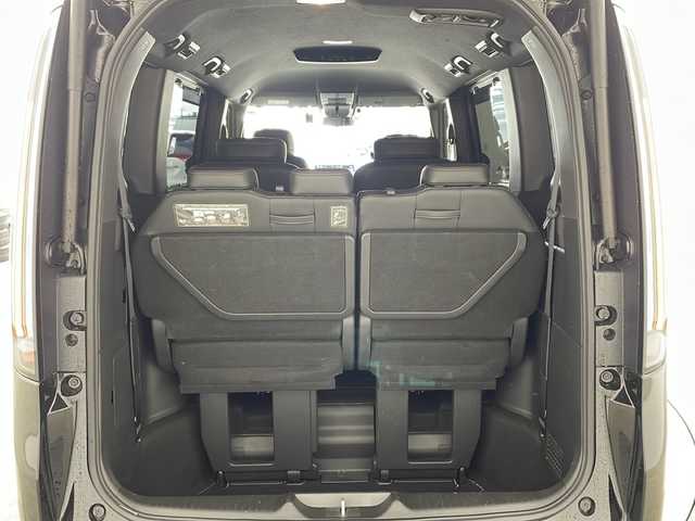 ホンダ ステップワゴン スパーダ eHEV プレミアムライン 兵庫県 2022(令4)年 4.5万km クリスタルブラックパール ・ワンオーナー車/・純正11.4インチナビ（フルセグ・DVD・BT・USB・Aplle Car Play）/・全方位カメラ/・ホンダセンシング/・ステアリングリモコン/・パドルシフト/・パワーバックドア/・両側パワースライドドア/・ハーフレザーシート/・前席シートヒーター/・2列目オットマン/・ホンダセンシング/・衝突軽減ブレーキ（CMBS）/・先行車発進お知らせ機能/・歩行者事故低減ステアリング/・路外逸脱抑制機能/・標識認識機能/・渋滞追従機能付アダプティブクルーズコントロール（ACC）/・車線維持支援システム（LKAS）/・トラフィックジャムアシスト（渋滞運転支援機能）/・ブラインドスポットインフォメーション/・誤発進抑制機能/・後方誤発進抑制機能/・近距離衝突軽減ブレーキ/・急アクセル抑制機能/・パーキングセンサーシステム/・ビルトインETC/・純正前後ドライブレコーダー/・LEDヘッドライト/・フォグランプ/・オートハイビーム/・純正17インチアルミホイール/・純正フロアマット/・スマートキー/・スペアキー/・プッシュスタート/・電動格納ミラー/・W＋サイドエアバック/・カーテンエアバック