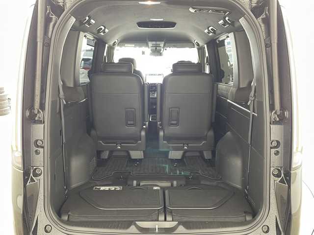 ホンダ ステップワゴン スパーダ eHEV プレミアムライン 兵庫県 2022(令4)年 4.5万km クリスタルブラックパール ・ワンオーナー車/・純正11.4インチナビ（フルセグ・DVD・BT・USB・Aplle Car Play）/・全方位カメラ/・ホンダセンシング/・ステアリングリモコン/・パドルシフト/・パワーバックドア/・両側パワースライドドア/・ハーフレザーシート/・前席シートヒーター/・2列目オットマン/・ホンダセンシング/・衝突軽減ブレーキ（CMBS）/・先行車発進お知らせ機能/・歩行者事故低減ステアリング/・路外逸脱抑制機能/・標識認識機能/・渋滞追従機能付アダプティブクルーズコントロール（ACC）/・車線維持支援システム（LKAS）/・トラフィックジャムアシスト（渋滞運転支援機能）/・ブラインドスポットインフォメーション/・誤発進抑制機能/・後方誤発進抑制機能/・近距離衝突軽減ブレーキ/・急アクセル抑制機能/・パーキングセンサーシステム/・ビルトインETC/・純正前後ドライブレコーダー/・LEDヘッドライト/・フォグランプ/・オートハイビーム/・純正17インチアルミホイール/・純正フロアマット/・スマートキー/・スペアキー/・プッシュスタート/・電動格納ミラー/・W＋サイドエアバック/・カーテンエアバック