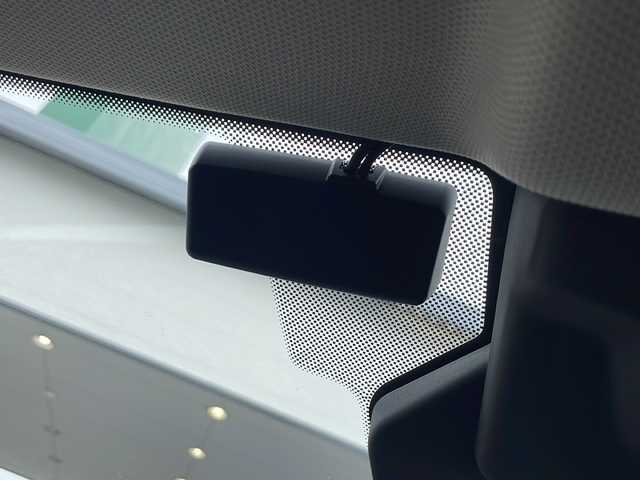 ＢＭＷ ＢＭＷ ２１８ｉ アクティブツアラー エクスクルーシブ 福岡県 2023(令5)年 2.3万km ミネラルホワイト 純正ナビ（Bluetooth・全周囲カメラ）/ブラインドスポットモニター/パーイングアシスト/置くだけ充電/ヘッドアップディスプレイ/パーイングアシスト/置くだけ充電/ヘッドアップディスプレイ/駐車距離コントロール（PDC)/レーダークルーズコントロール/ETC/交差点アシスト/Assisted Driving/運転注意力モニター/自動ヘッドライト/発進サポート/パワーシート（運転席・助手席）/シートヒーター（運転席・助手席）/Cタイプ入力端子/エアバック（運転席・助手席）