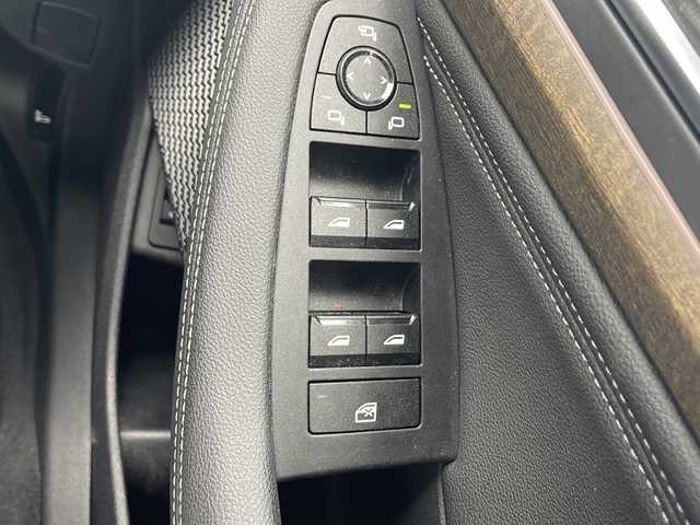 ＢＭＷ ＢＭＷ ２１８ｉ アクティブツアラー エクスクルーシブ 福岡県 2023(令5)年 2.3万km ミネラルホワイト 純正ナビ（Bluetooth・全周囲カメラ）/ブラインドスポットモニター/パーイングアシスト/置くだけ充電/ヘッドアップディスプレイ/パーイングアシスト/置くだけ充電/ヘッドアップディスプレイ/駐車距離コントロール（PDC)/レーダークルーズコントロール/ETC/交差点アシスト/Assisted Driving/運転注意力モニター/自動ヘッドライト/発進サポート/パワーシート（運転席・助手席）/シートヒーター（運転席・助手席）/Cタイプ入力端子/エアバック（運転席・助手席）