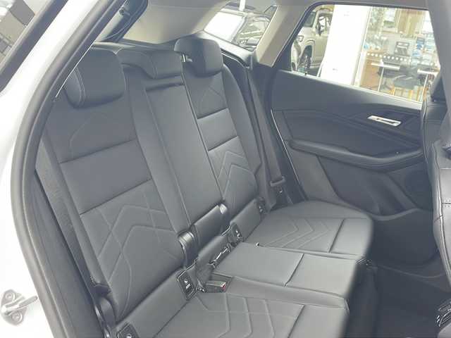 ＢＭＷ ＢＭＷ ２１８ｉ アクティブツアラー エクスクルーシブ 福岡県 2023(令5)年 2.3万km ミネラルホワイト 純正ナビ（Bluetooth・全周囲カメラ）/ブラインドスポットモニター/パーイングアシスト/置くだけ充電/ヘッドアップディスプレイ/パーイングアシスト/置くだけ充電/ヘッドアップディスプレイ/駐車距離コントロール（PDC)/レーダークルーズコントロール/ETC/交差点アシスト/Assisted Driving/運転注意力モニター/自動ヘッドライト/発進サポート/パワーシート（運転席・助手席）/シートヒーター（運転席・助手席）/Cタイプ入力端子/エアバック（運転席・助手席）