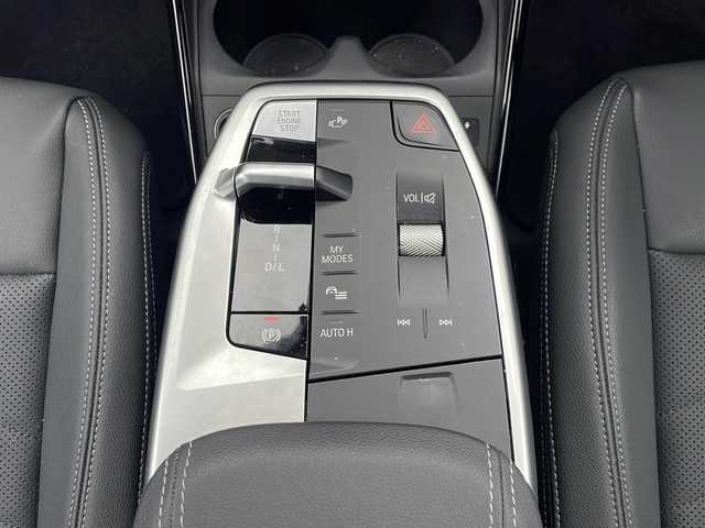 ＢＭＷ ＢＭＷ ２１８ｉ アクティブツアラー エクスクルーシブ 福岡県 2023(令5)年 2.3万km ミネラルホワイト 純正ナビ（Bluetooth・全周囲カメラ）/ブラインドスポットモニター/パーイングアシスト/置くだけ充電/ヘッドアップディスプレイ/パーイングアシスト/置くだけ充電/ヘッドアップディスプレイ/駐車距離コントロール（PDC)/レーダークルーズコントロール/ETC/交差点アシスト/Assisted Driving/運転注意力モニター/自動ヘッドライト/発進サポート/パワーシート（運転席・助手席）/シートヒーター（運転席・助手席）/Cタイプ入力端子/エアバック（運転席・助手席）