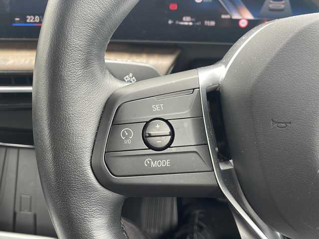 ＢＭＷ ＢＭＷ ２１８ｉ アクティブツアラー エクスクルーシブ 福岡県 2023(令5)年 2.3万km ミネラルホワイト ワンオーナー/純正メーカーナビ/　（Bluetooth・全周囲カメラ・バックカメラ・ラジオ）/レーダークルーズコントロール/ブラインドスポットモニター/ヘッドアップディスプレイ/パワーシート（運転席・助手席）/シートヒーター（運転席・助手席）/メモリーシート（運転席）/ETC/置くだけ充電/Cタイプ入力端子/スペアキー1本/オートパワーウィンドウ（全席）/Assisted Driving/運転注意力モニター/発進サポート/パーキングアシスト/駐車距離コントロール（PDC)/交差点アシスト/エアバック（運転席・助手席）/取扱説明書/保証書