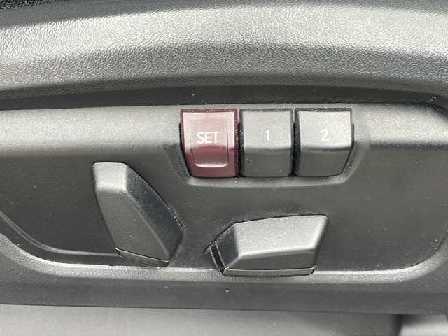 ＢＭＷ ＢＭＷ ２１８ｉ アクティブツアラー エクスクルーシブ 福岡県 2023(令5)年 2.3万km ミネラルホワイト ワンオーナー/純正メーカーナビ/　（Bluetooth・全周囲カメラ・バックカメラ・ラジオ）/レーダークルーズコントロール/ブラインドスポットモニター/ヘッドアップディスプレイ/パワーシート（運転席・助手席）/シートヒーター（運転席・助手席）/メモリーシート（運転席）/ETC/置くだけ充電/Cタイプ入力端子/スペアキー1本/オートパワーウィンドウ（全席）/Assisted Driving/運転注意力モニター/発進サポート/パーキングアシスト/駐車距離コントロール（PDC)/交差点アシスト/エアバック（運転席・助手席）/取扱説明書/保証書