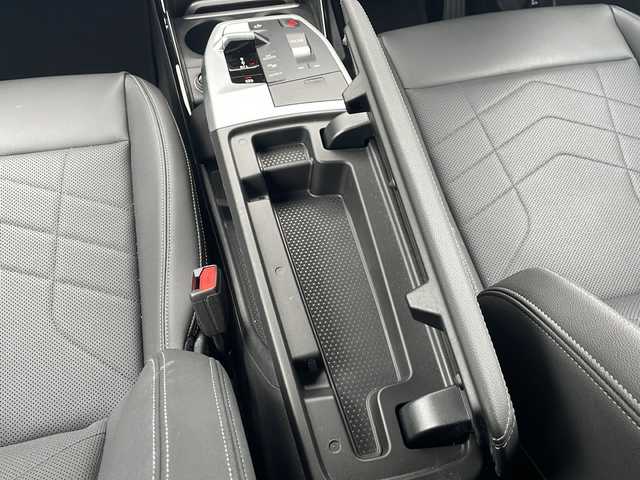 ＢＭＷ ＢＭＷ ２１８ｉ アクティブツアラー エクスクルーシブ 福岡県 2023(令5)年 2.3万km ミネラルホワイト ワンオーナー/純正メーカーナビ/　（Bluetooth・全周囲カメラ・バックカメラ・ラジオ）/レーダークルーズコントロール/ブラインドスポットモニター/ヘッドアップディスプレイ/パワーシート（運転席・助手席）/シートヒーター（運転席・助手席）/メモリーシート（運転席）/ETC/置くだけ充電/Cタイプ入力端子/スペアキー1本/オートパワーウィンドウ（全席）/Assisted Driving/運転注意力モニター/発進サポート/パーキングアシスト/駐車距離コントロール（PDC)/交差点アシスト/エアバック（運転席・助手席）/取扱説明書/保証書