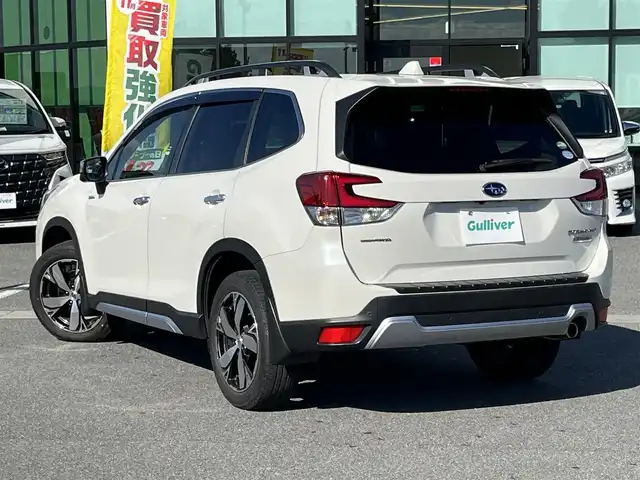 スバル フォレスター ハイブリッド アドバンス 奈良県 2021(令3)年 2.2万km クリスタルホワイトP 純正ナビ（AVIC-RZ711）/（フルセグ/BT/CD/DVD）/サンルーフ/レーダークルーズコントロール/パドルシフト/バックカメラ/ブラインドスポットモニター/衝突軽減システム/レーンキープアシスト/後方コーナーセンサー/パワーバックドア/ハーフレザー/前席パワーシート/全席シートヒーター/ステアリングヒーター/前方ドライブレコーダー/デジタルインナーミラー/ETC/純正18インチAW/取り扱い説明書/スペアキーX1