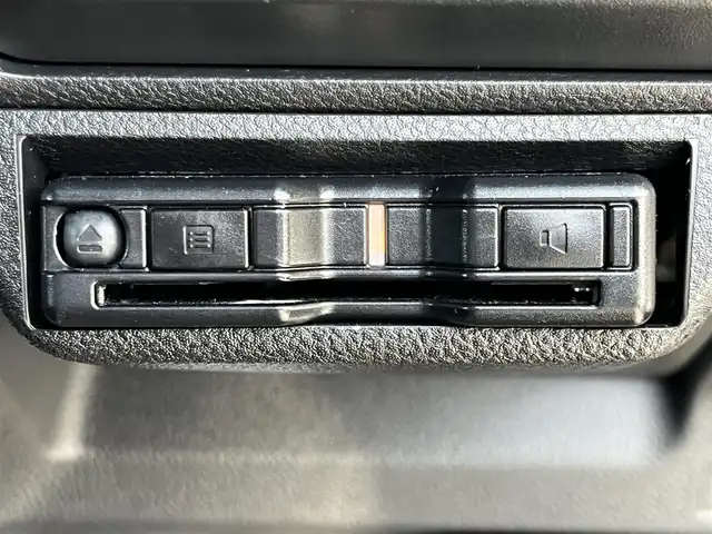 スバル フォレスター ハイブリッド アドバンス 奈良県 2021(令3)年 2.2万km クリスタルホワイトP 純正ナビ（AVIC-RZ711）/（フルセグ/BT/CD/DVD）/サンルーフ/レーダークルーズコントロール/パドルシフト/バックカメラ/ブラインドスポットモニター/衝突軽減システム/レーンキープアシスト/後方コーナーセンサー/パワーバックドア/ハーフレザー/前席パワーシート/全席シートヒーター/ステアリングヒーター/前方ドライブレコーダー/デジタルインナーミラー/ETC/純正18インチAW/取り扱い説明書/スペアキーX1