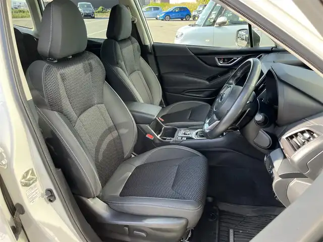 スバル フォレスター ハイブリッド アドバンス 奈良県 2021(令3)年 2.2万km クリスタルホワイトP 純正ナビ（AVIC-RZ711）/（フルセグ/BT/CD/DVD）/サンルーフ/レーダークルーズコントロール/パドルシフト/バックカメラ/ブラインドスポットモニター/衝突軽減システム/レーンキープアシスト/後方コーナーセンサー/パワーバックドア/ハーフレザー/前席パワーシート/全席シートヒーター/ステアリングヒーター/前方ドライブレコーダー/デジタルインナーミラー/ETC/純正18インチAW/取り扱い説明書/スペアキーX1