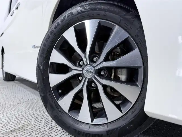 日産 セレナ ハイウェイスター プロパイロットED 大阪府 2016(平28)年 3.2万km ブリリアントホワイトパール ProPILOT 純正9incナビTV バックカメラ フリップダウンモニター レーダークルコン 衝突軽減ブレーキ レーンアシスト 両側パワースライドドア リアオートエアコン ドライブレコーダー ETC