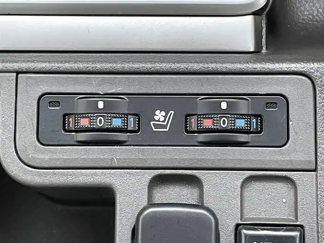 トヨタ ランドクルーザー プラド TX Lパッケージ 岡山県 2022(令4)年 2.7万km ホワイトパールクリスタルシャイン モデリスタエアロ/サンルーフ/純正9インチナビ/・FM/AM/Bluetooth/フルセグ/CD/DVD/バックカメラ/ベージュレザーシート/・パワーシート/・シートヒーター/・ベンチレーション/トヨタセーフティーセンス/・プリクラッシュセーフティ/・レーンディパーチャーアラート/・オートマチックハイビーム/・レーダークルーズコントロール/ビルトインETC/ドライブレコーダー/電動格納サードシート/ブラックルーフレール/LEDヘッドライト/MTモード付シフト/HDMI/USB接続