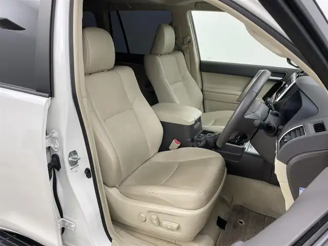 トヨタ ランドクルーザー プラド TX Lパッケージ 岡山県 2022(令4)年 2.7万km ホワイトパールクリスタルシャイン モデリスタエアロ/サンルーフ/純正9インチナビ/・FM/AM/Bluetooth/フルセグ/CD/DVD/バックカメラ/ベージュレザーシート/・パワーシート/・シートヒーター/・ベンチレーション/トヨタセーフティーセンス/・プリクラッシュセーフティ/・レーンディパーチャーアラート/・オートマチックハイビーム/・レーダークルーズコントロール/ビルトインETC/ドライブレコーダー/電動格納サードシート/ブラックルーフレール/LEDヘッドライト/MTモード付シフト/HDMI/USB接続