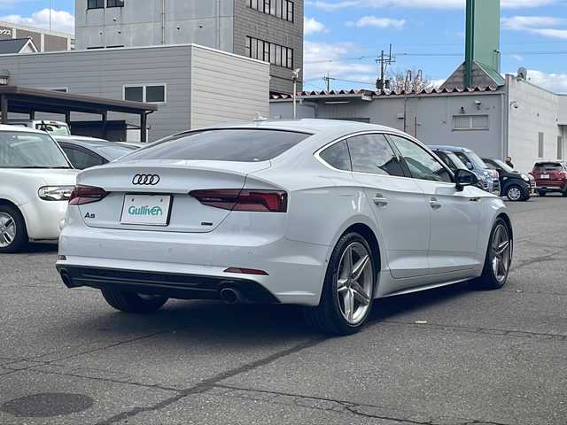 アウディ Ａ５ SB 2．0 TFSI スポーツ 福井県 2018(平30)年 3.1万km グレイシアホワイトメタリック 登録時走行距離３０６３４ｋｍ/Sラインパッケージ/メーカー純正HDDナビゲーション/（CD/DVD/BT）/フルセグテレビ/バーチャルコックピット/プリクラッシュセーフティ/レーンキープアシスト/アダプティブクルーズコントロール/パークアシスト/クリアランスソナー/LEDヘッドライト/電動リアゲート/純正18インチアルミホイール/前席パワーシート/ハーフレザーシート/シートヒーター/パドルシフト/フロントカメラ/サイドカメラ/バックカメラ/ETC2.0 /ドライブレコーダー/プッシュスタート/スマートキー/保証書/取扱説明書