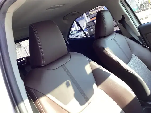 トヨタ ヤリスクロス ハイブリッド Z 愛知県 2021(令3)年 2.8万km ブラックマイカ/シルバーメタリック 2トーン ワンオーナー　/ハーフレザー　/パワーシート　/シートヒーター　/レーダークルーズコントロール　/ＢＳＭ　/ＡＨＢ　/ＬＤＡ　/ＰＣＳ　/ビルトインＥＴＣ　/ディスプレイオーディオ　/フルセグ　/バックカメラ　/ナビ　/シートヒーター