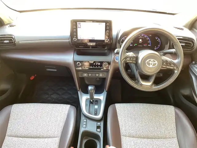 トヨタ ヤリスクロス ハイブリッド Z 愛知県 2021(令3)年 2.8万km ブラックマイカ/シルバーメタリック 2トーン ワンオーナー　/ハーフレザー　/パワーシート　/シートヒーター　/レーダークルーズコントロール　/ＢＳＭ　/ＡＨＢ　/ＬＤＡ　/ＰＣＳ　/ビルトインＥＴＣ　/ディスプレイオーディオ　/フルセグ　/バックカメラ　/ナビ　/シートヒーター