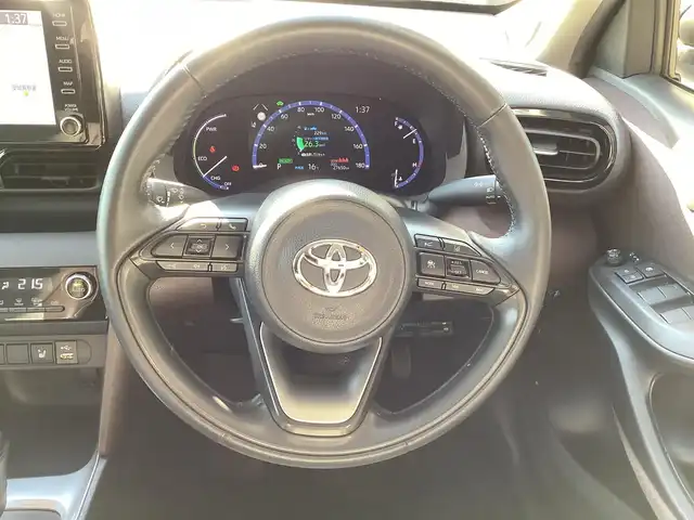 トヨタ ヤリスクロス ハイブリッド Z 愛知県 2021(令3)年 2.8万km ブラックマイカ/シルバーメタリック 2トーン ワンオーナー　/ハーフレザー　/パワーシート　/シートヒーター　/レーダークルーズコントロール　/ＢＳＭ　/ＡＨＢ　/ＬＤＡ　/ＰＣＳ　/ビルトインＥＴＣ　/ディスプレイオーディオ　/フルセグ　/バックカメラ　/ナビ　/シートヒーター