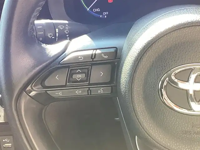 トヨタ ヤリスクロス ハイブリッド Z 愛知県 2021(令3)年 2.8万km ブラックマイカ/シルバーメタリック 2トーン ワンオーナー　/ハーフレザー　/パワーシート　/シートヒーター　/レーダークルーズコントロール　/ＢＳＭ　/ＡＨＢ　/ＬＤＡ　/ＰＣＳ　/ビルトインＥＴＣ　/ディスプレイオーディオ　/フルセグ　/バックカメラ　/ナビ　/シートヒーター