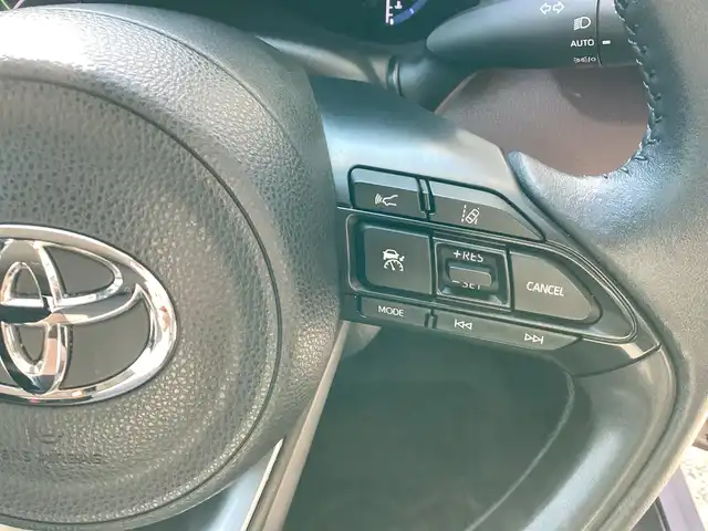 トヨタ ヤリスクロス ハイブリッド Z 愛知県 2021(令3)年 2.8万km ブラックマイカ/シルバーメタリック 2トーン ワンオーナー　/ハーフレザー　/パワーシート　/シートヒーター　/レーダークルーズコントロール　/ＢＳＭ　/ＡＨＢ　/ＬＤＡ　/ＰＣＳ　/ビルトインＥＴＣ　/ディスプレイオーディオ　/フルセグ　/バックカメラ　/ナビ　/シートヒーター