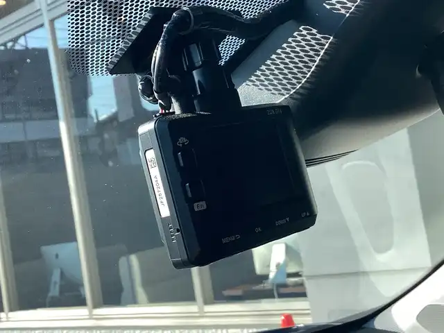 トヨタ ヤリスクロス ハイブリッド Z 愛知県 2021(令3)年 2.8万km ブラックマイカ/シルバーメタリック 2トーン ワンオーナー　/ハーフレザー　/パワーシート　/シートヒーター　/レーダークルーズコントロール　/ＢＳＭ　/ＡＨＢ　/ＬＤＡ　/ＰＣＳ　/ビルトインＥＴＣ　/ディスプレイオーディオ　/フルセグ　/バックカメラ　/ナビ　/シートヒーター