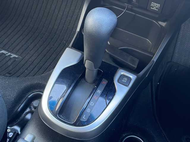 ホンダ フィット 13G FパックコンフォートED 福島県 2019(平31)年 6.4万km ルナシルバーM 純正ナビ フルセグTV Bluetooth バックカメラ 衝突軽減ブレーキ オートクルーズ シートヒーター オートライト ETC レーンキープアシスト HIDヘッドライト 横滑り防止 スマートキー