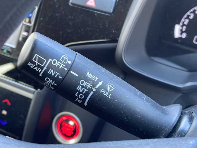 ホンダ フィット 13G FパックコンフォートED 福島県 2019(平31)年 6.4万km ルナシルバーM 純正ナビ フルセグTV Bluetooth バックカメラ 衝突軽減ブレーキ オートクルーズ シートヒーター オートライト ETC レーンキープアシスト HIDヘッドライト 横滑り防止 スマートキー