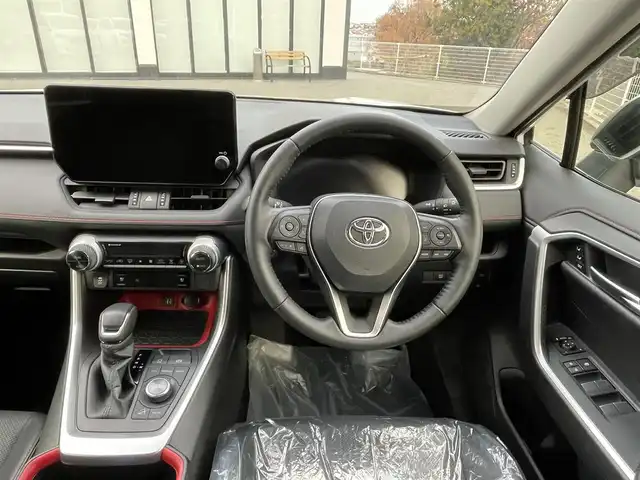 トヨタ ＲＡＶ４ アドベンチャー オフロードPKGⅡ 大阪府 2023(令5)年 1.8万km スーパーホワイトⅡ トヨタセーフティセンス/・アダプティクブクルーズコントロール/・プリクラッシュセーフティー/・レーントレーシングアシスト/・クリアランスソナー/・パーキングサポートブレーキー/・オートマチックハイビーム/・ロードサインアシスト/純正ナビ/・Bluetooth/フルセグTV/USB/Miracast/ラジオ/主要装備/・バックカメラ/・ブラインドスポットモニター/・ダウンヒルアシストコントロール/・オートホールド/・横滑り防止装置/・ステアリングヒーター/・ステアリングリモコン/・ハーフレザーシート/・シートヒーター/エアシート/・ETC