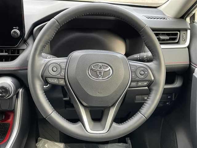 トヨタ ＲＡＶ４ アドベンチャー オフロードPKGⅡ 大阪府 2023(令5)年 1.8万km スーパーホワイトⅡ トヨタセーフティセンス/・アダプティクブクルーズコントロール/・プリクラッシュセーフティー/・レーントレーシングアシスト/・クリアランスソナー/・パーキングサポートブレーキー/・オートマチックハイビーム/・ロードサインアシスト/純正ナビ/・Bluetooth/フルセグTV/USB/Miracast/ラジオ/主要装備/・バックカメラ/・ブラインドスポットモニター/・ダウンヒルアシストコントロール/・オートホールド/・横滑り防止装置/・ステアリングヒーター/・ステアリングリモコン/・ハーフレザーシート/・シートヒーター/エアシート/・ETC