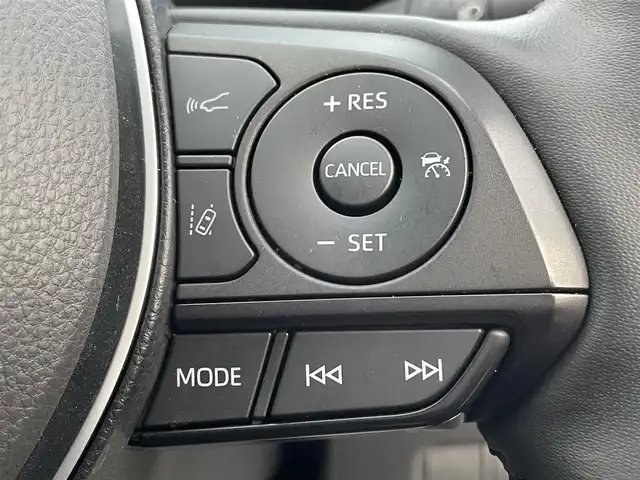 トヨタ ＲＡＶ４ アドベンチャー オフロードPKGⅡ 大阪府 2023(令5)年 1.8万km スーパーホワイトⅡ トヨタセーフティセンス/・アダプティクブクルーズコントロール/・プリクラッシュセーフティー/・レーントレーシングアシスト/・クリアランスソナー/・パーキングサポートブレーキー/・オートマチックハイビーム/・ロードサインアシスト/純正ナビ/・Bluetooth/フルセグTV/USB/Miracast/ラジオ/主要装備/・バックカメラ/・ブラインドスポットモニター/・ダウンヒルアシストコントロール/・オートホールド/・横滑り防止装置/・ステアリングヒーター/・ステアリングリモコン/・ハーフレザーシート/・シートヒーター/エアシート/・ETC