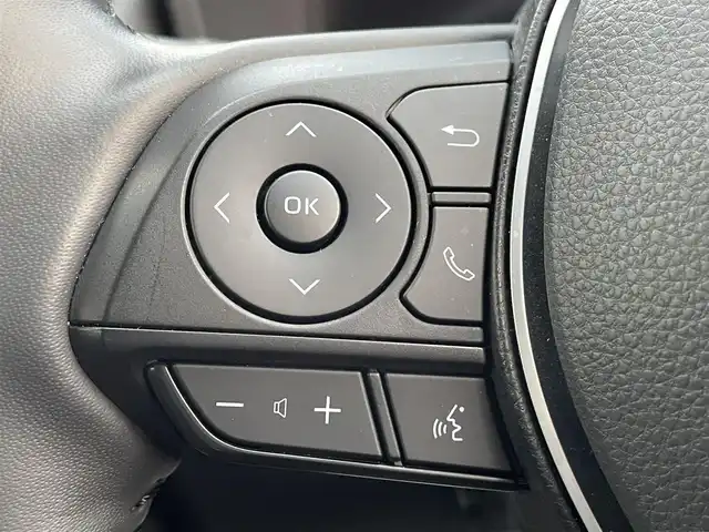 トヨタ ＲＡＶ４ アドベンチャー オフロードPKGⅡ 大阪府 2023(令5)年 1.8万km スーパーホワイトⅡ トヨタセーフティセンス/・アダプティクブクルーズコントロール/・プリクラッシュセーフティー/・レーントレーシングアシスト/・クリアランスソナー/・パーキングサポートブレーキー/・オートマチックハイビーム/・ロードサインアシスト/純正ナビ/・Bluetooth/フルセグTV/USB/Miracast/ラジオ/主要装備/・バックカメラ/・ブラインドスポットモニター/・ダウンヒルアシストコントロール/・オートホールド/・横滑り防止装置/・ステアリングヒーター/・ステアリングリモコン/・ハーフレザーシート/・シートヒーター/エアシート/・ETC