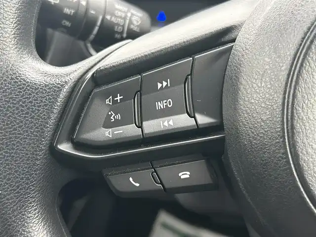 マツダ デミオ 13S 山形県 2016(平28)年 8.1万km エターナルブルーマイカ 4WD/衝突軽減ブレーキ/1オーナー/純正メモリナビ/　　【CD/DVD/BT/フルセグ/AUX】/オートLEDヘッドライト/シートヒーター/ステアリングスイッチ/電動格納ウィンカーミラー/アイドリングストップ/純正フロアマット/スマートキー/ETC