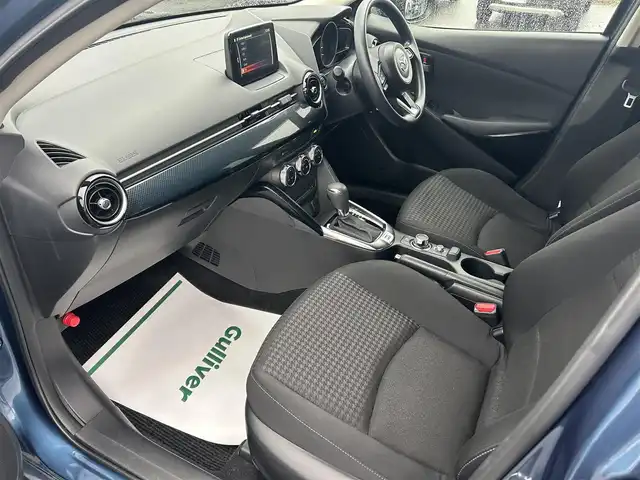 マツダ デミオ 13S 山形県 2016(平28)年 8.1万km エターナルブルーマイカ 4WD/衝突軽減ブレーキ/1オーナー/純正メモリナビ/　　【CD/DVD/BT/フルセグ/AUX】/オートLEDヘッドライト/シートヒーター/ステアリングスイッチ/電動格納ウィンカーミラー/アイドリングストップ/純正フロアマット/スマートキー/ETC