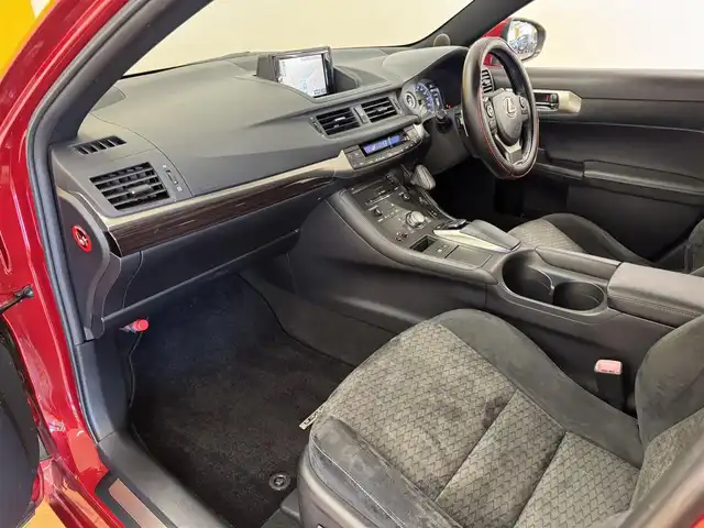 レクサス ＣＴ 200h Fスポーツ 群馬県 2014(平26)年 5.3万km 赤／黒 サンルーフ/クルーズコントロール/4本出しマフラー/純正メモリナビ/　　フルセグ/BT/    CD/DVD/SD/SDREC/    USB/AUX/AM/FM/バックカメラ/パーキングセンサー/前席パワーシート/前席シートヒーター/ステアリングヒーター/パドルシフト/オートLEDヘッドライト/純正フロアマット/スマートキー/プッシュスタート/ビルドインETC