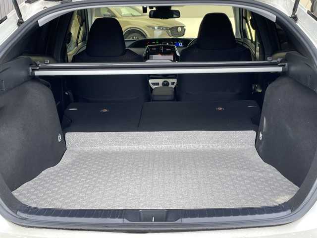 トヨタ プリウス Sセーフティプラス 愛知県 2017(平29)年 6.6万km ホワイトパールクリスタルシャイン 純正ナビ/レーダークルーズコントロール/バックカメラ/コーナーセンサー/純正アルミホイール/ETC2.0/LEDヘッドライト/レーンキープアシスト/衝突軽減システム/フルセグ/CD/Bluetooth/ステアリングスイッチ/スマートキー/プッシュスタート