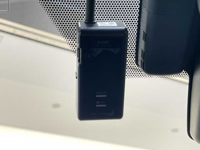 トヨタ プリウス Sセーフティプラス 愛知県 2017(平29)年 6.6万km ホワイトパールクリスタルシャイン 純正ナビ/レーダークルーズコントロール/バックカメラ/コーナーセンサー/純正アルミホイール/ETC2.0/LEDヘッドライト/レーンキープアシスト/衝突軽減システム/フルセグ/CD/Bluetooth/ステアリングスイッチ/スマートキー/プッシュスタート