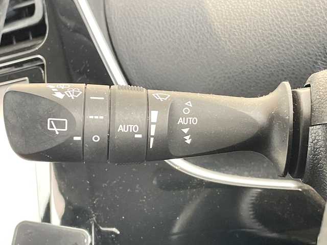 トヨタ プリウス Sセーフティプラス 愛知県 2017(平29)年 6.6万km ホワイトパールクリスタルシャイン 純正ナビ/レーダークルーズコントロール/バックカメラ/コーナーセンサー/純正アルミホイール/ETC2.0/LEDヘッドライト/レーンキープアシスト/衝突軽減システム/フルセグ/CD/Bluetooth/ステアリングスイッチ/スマートキー/プッシュスタート