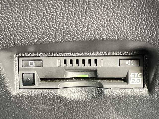 トヨタ プリウス Sセーフティプラス 愛知県 2017(平29)年 6.6万km ホワイトパールクリスタルシャイン 純正ナビ/レーダークルーズコントロール/バックカメラ/コーナーセンサー/純正アルミホイール/ETC2.0/LEDヘッドライト/レーンキープアシスト/衝突軽減システム/フルセグ/CD/Bluetooth/ステアリングスイッチ/スマートキー/プッシュスタート