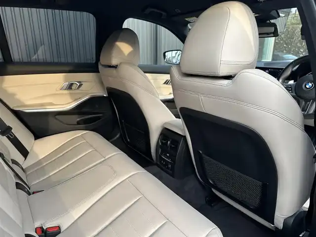ＢＭＷ ３２０ｄ xDrive ツーリング Mスポーツ 福島県 2020(令2)年 3万km サファイアブラックP ハイラインパッケージ/アダプティブクルーズコントロール/純正ナビ/バックカメラ/フルセグTV/ミラー一体型ETC/オイスターレザーシート/パワーシート/シートヒーター/LEDヘッドライト/ワイヤレス充電/オートホールド /パドルシフト/コンフォートアクセス/アンビエントライト/前後ドライブレコーダー/純正18インチAW/取扱説明書/保証書