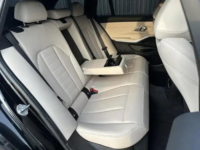 ＢＭＷ ３２０ｄ xDrive ツーリング Mスポーツ 福島県 2020(令2)年 3万km サファイアブラックP ハイラインパッケージ/アダプティブクルーズコントロール/純正ナビ/バックカメラ/フルセグTV/ミラー一体型ETC/オイスターレザーシート/パワーシート/シートヒーター/LEDヘッドライト/ワイヤレス充電/オートホールド /パドルシフト/コンフォートアクセス/アンビエントライト/前後ドライブレコーダー/純正18インチAW/取扱説明書/保証書