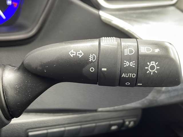 トヨタ カローラツーリング ダブルバイビー 千葉県 2020(令2)年 2.8万km ホワイトパールクリスタルシャイン トヨタセーフティセンス/（衝突軽減ブレーキ　レーンキープアシスト　レーダークルーズコントロール　オートマチックハイビーム）/純正メモリナビ/（Bluetooth/USB/FM/AM/Miracast）/モデリスタエアロ/バックカメラ/ビルトインETC/ハーフレザーシート/スマートキー/純正フロアマット/LEDヘッドライト/フォグライト/電動格納ミラー/純正サイドバイザー/プッシュスタート/W＋サイド＋カーテンエアバッグ/モデリスタ18インチアルミホイール