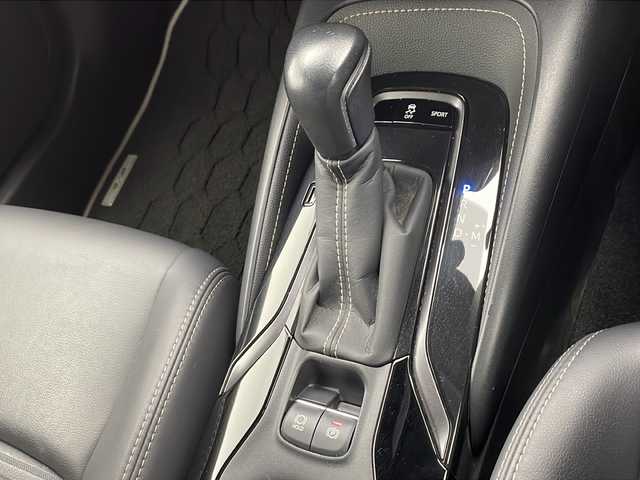 トヨタ カローラツーリング ダブルバイビー 千葉県 2020(令2)年 2.8万km ホワイトパールクリスタルシャイン トヨタセーフティセンス/（衝突軽減ブレーキ　レーンキープアシスト　レーダークルーズコントロール　オートマチックハイビーム）/純正メモリナビ/（Bluetooth/USB/FM/AM/Miracast）/モデリスタエアロ/バックカメラ/ビルトインETC/ハーフレザーシート/スマートキー/純正フロアマット/LEDヘッドライト/フォグライト/電動格納ミラー/純正サイドバイザー/プッシュスタート/W＋サイド＋カーテンエアバッグ/モデリスタ18インチアルミホイール