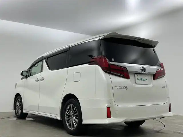 トヨタ アルファード エグゼクティブ ラウンジ S 岡山県 2018(平30)年 8.9万km ホワイトパールクリスタルシャイン サンルーフ/JBLサウンド/本革シート/4WD/12.1インチフリップダウンモニター/純正9インチディスプレイオーディオ/（フルセグTV/Bluetooth/HDMI接続/USB接続/CD/DVD/Blu-ray)/アラウンドビューモニター/デジタルインナーミラー/ビルトインETC2.0/三眼LEDヘッドライト/オートハイビーム/パワーシート（D/N）/シートヒーター/エアシート/ステアリングヒーター/レーダークルーズコントロール/衝突軽減ブレーキシステム/両側パワースライドドア/電動リアゲート/プッシュスタート/新車保証書/取扱説明書/スマートキー×2