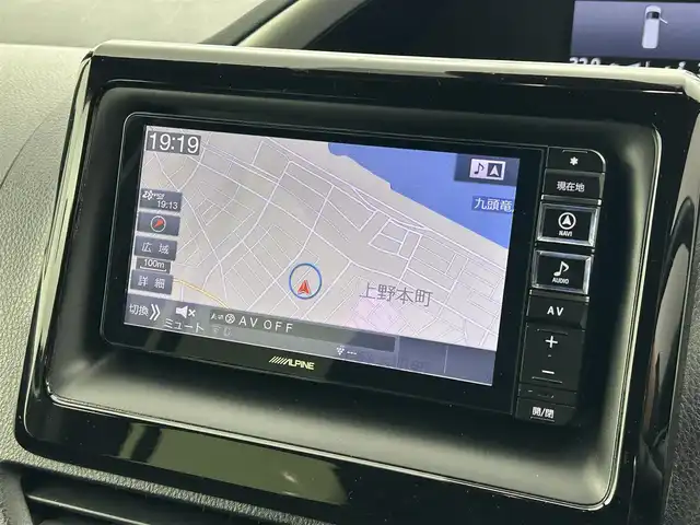 トヨタ ヴォクシー ZS 煌 福井県 2018(平30)年 7.7万km ホワイトパールクリスタルシャイン アルパインナビ/【AM/FM/CD/Bluetooth/フルセグTV】/バックカメラ/ビルトインETC/衝突軽減ブレーキ/車線逸脱警報/クルーズコントロール（追従なし）/プッシュスタート/スマートキー/オートライト/LEDヘッドライド/LEDフォグランプ/純正フロアマット