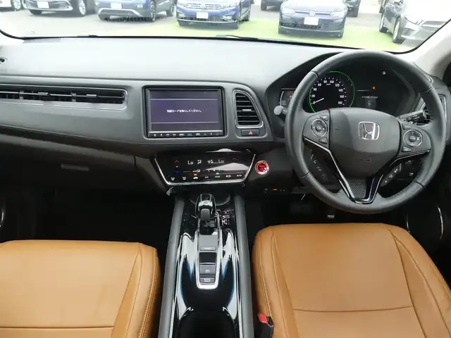 ホンダ ヴェゼル ハイブリッド X ホンダセンシング 千葉県 2020(令2)年 3.5万km プラチナホワイトパール ホンダセンシング/・衝突軽減ブレーキ（CMBS）/・車線維持支援システム（LKAS）/・アダプティブクルーズコントロール（ACC）/・後方誤発進抑制機能/・誤発進抑制機能/8インチ純正SDナビ/地デジTV/【DVD/CD再生機能　Bluetooth接続】/バックカメラ/ドライブレコーダー/革巻きステアリング/ステアリングスイッチ/ETC/LEDヘッドライト/純正16インチアルミホイル/サイド/カーテンエアバッグ/Honda スマートキー