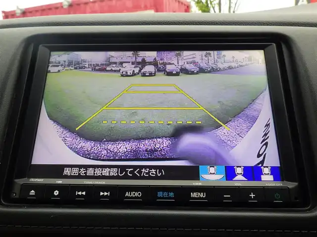 ホンダ ヴェゼル ハイブリッド X ホンダセンシング 千葉県 2020(令2)年 3.5万km プラチナホワイトパール ホンダセンシング/・衝突軽減ブレーキ（CMBS）/・車線維持支援システム（LKAS）/・アダプティブクルーズコントロール（ACC）/・後方誤発進抑制機能/・誤発進抑制機能/8インチ純正SDナビ/地デジTV/【DVD/CD再生機能　Bluetooth接続】/バックカメラ/ドライブレコーダー/革巻きステアリング/ステアリングスイッチ/ETC/LEDヘッドライト/純正16インチアルミホイル/サイド/カーテンエアバッグ/Honda スマートキー
