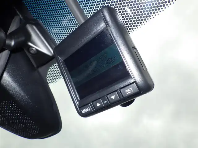 ホンダ ヴェゼル ハイブリッド X ホンダセンシング 千葉県 2020(令2)年 3.5万km プラチナホワイトパール ホンダセンシング/・衝突軽減ブレーキ（CMBS）/・車線維持支援システム（LKAS）/・アダプティブクルーズコントロール（ACC）/・後方誤発進抑制機能/・誤発進抑制機能/8インチ純正SDナビ/地デジTV/【DVD/CD再生機能　Bluetooth接続】/バックカメラ/ドライブレコーダー/革巻きステアリング/ステアリングスイッチ/ETC/LEDヘッドライト/純正16インチアルミホイル/サイド/カーテンエアバッグ/Honda スマートキー