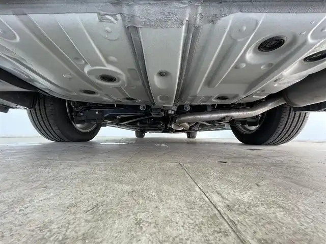 トヨタ アルファードハイブリット Z 千葉県 2024(令6)年 0.7万km プラチナホワイトパールマイカ 禁煙車/トヨタセーフティセンス/・プリクラッシュセーフティ/・プリクラッシュセーフティブレーキ/・クリアランスソナー/・レーンディパーチャーアラート/・ブラインドスポットモニター/・ヘッドアップディスプレイ/・レーダークルーズコントロール/ツインガラスルーフ/純正１３型フリップダウンモニター/両側パワースライドドア/パワーバックドア/純正14インチディスプレイオーディオナビ（あり）/・USB/Bluetooth/フルセグTV/・全方位カメラ/・ビルトインETC2.0/革巻きステアリング/・ステアリングスイッチ/・ステアリングヒーター/レザーシート/・DNセカンドパワーシート/・D席メモリ付き/・DNセカンドシートヒーター/・DNセカンドエアーシート/MT付きAT/置くだけ充電/AC100電源/純正フロアマット/純正１８インチAW/オートライト/・オートマチックハイビーム/・三眼LEDヘッドライト/・LEDフォグランプ