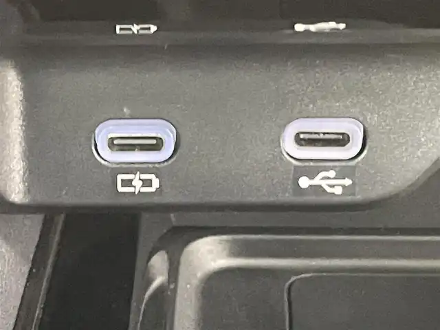 トヨタ アルファードハイブリット Z 千葉県 2024(令6)年 0.7万km プラチナホワイトパールマイカ 禁煙車/トヨタセーフティセンス/・プリクラッシュセーフティ/・プリクラッシュセーフティブレーキ/・クリアランスソナー/・レーンディパーチャーアラート/・ブラインドスポットモニター/・ヘッドアップディスプレイ/・レーダークルーズコントロール/ツインガラスルーフ/純正１３型フリップダウンモニター/両側パワースライドドア/パワーバックドア/純正14インチディスプレイオーディオナビ（あり）/・USB/Bluetooth/フルセグTV/・全方位カメラ/・ビルトインETC2.0/革巻きステアリング/・ステアリングスイッチ/・ステアリングヒーター/レザーシート/・DNセカンドパワーシート/・D席メモリ付き/・DNセカンドシートヒーター/・DNセカンドエアーシート/MT付きAT/置くだけ充電/AC100電源/純正フロアマット/純正１８インチAW/オートライト/・オートマチックハイビーム/・三眼LEDヘッドライト/・LEDフォグランプ