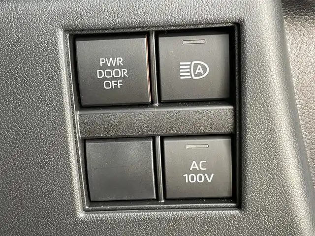 トヨタ アルファードハイブリット Z 千葉県 2024(令6)年 0.7万km プラチナホワイトパールマイカ 禁煙車/トヨタセーフティセンス/・プリクラッシュセーフティ/・プリクラッシュセーフティブレーキ/・クリアランスソナー/・レーンディパーチャーアラート/・ブラインドスポットモニター/・ヘッドアップディスプレイ/・レーダークルーズコントロール/ツインガラスルーフ/純正１３型フリップダウンモニター/両側パワースライドドア/パワーバックドア/純正14インチディスプレイオーディオナビ（あり）/・USB/Bluetooth/フルセグTV/・全方位カメラ/・ビルトインETC2.0/革巻きステアリング/・ステアリングスイッチ/・ステアリングヒーター/レザーシート/・DNセカンドパワーシート/・D席メモリ付き/・DNセカンドシートヒーター/・DNセカンドエアーシート/MT付きAT/置くだけ充電/AC100電源/純正フロアマット/純正１８インチAW/オートライト/・オートマチックハイビーム/・三眼LEDヘッドライト/・LEDフォグランプ