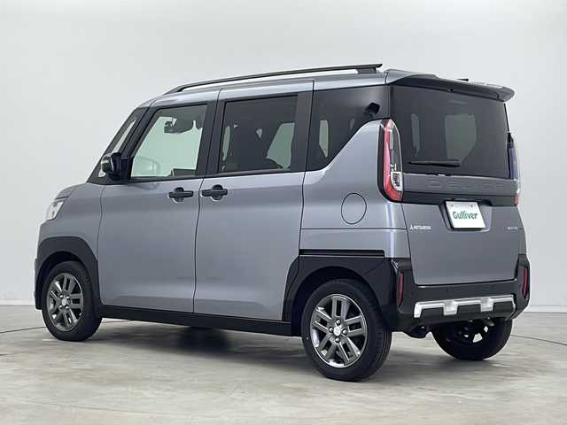 三菱 デリカミニ T プレミアム 新潟県 2023(令5)年 2万km グレーＭⅡ 4WD・ターボ/ナビ/（フルセグテレビ/DVD/Bluetooth）/アラウンドビューモニター/両側パワースライドドア/アダプティブLEDヘッドライト/スマートキー/プッシュスタート/マイパイロット/デジタルルームミラー/前席シートヒーター/ステアリングヒーター/ハンズフリースライドドア/ハーフレザーシート/前後ドライブレコーダー/取扱説明書/保証書/スペアキー